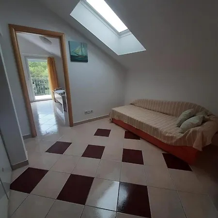 Nina Apartament *