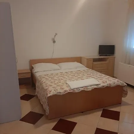 Nina Apartament Promajna