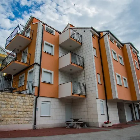 Nina Apartament